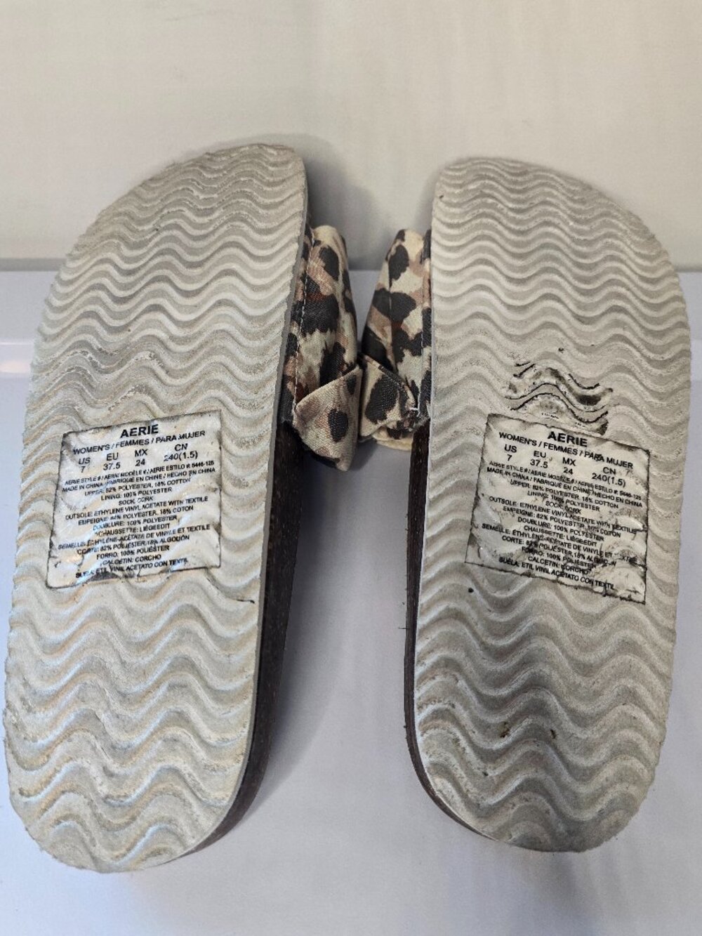 Aerie Bandana Twist Slide - Animal Print and White - Two pairs - Picture 6 of 9